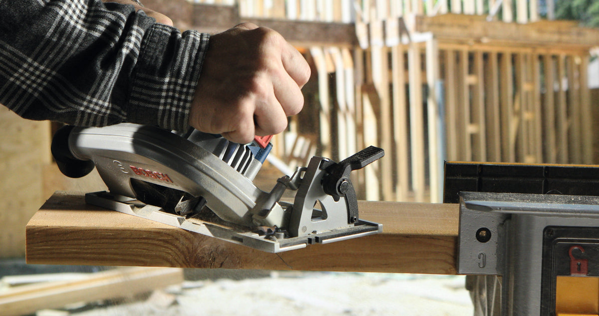 Bosch GKS18V-22B25 18V Brushless Blade-Right 6-1/2 In. Circular Saw Kit with (2) CORE18V® 4 Ah Advanced Power Batteries